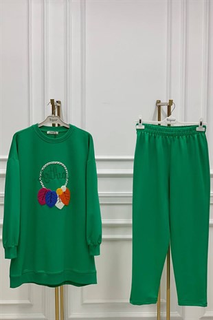TRİ PEN İki İplik Yaprak İşlemeli Takım 1942 - Benetton İki İplik Yaprak İşlemeli Takım 1942 - Benetton Takım TRİ PEN - Bilen Giyim Takım